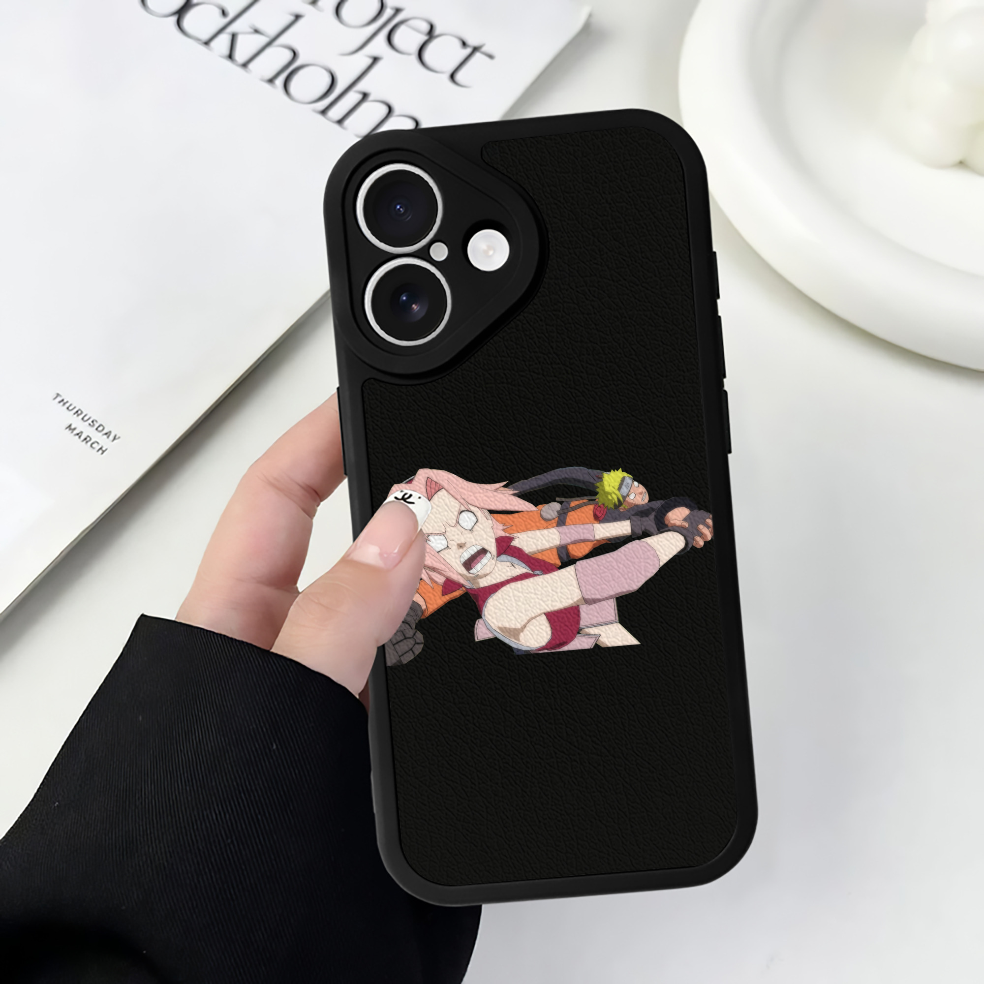 （画像用） NARUTO -ナルト- 春野サクラ Haruno Sakura 【iPhone 16シリーズ対応】シリコンスマホケース（レザー調） 材質：シリコン